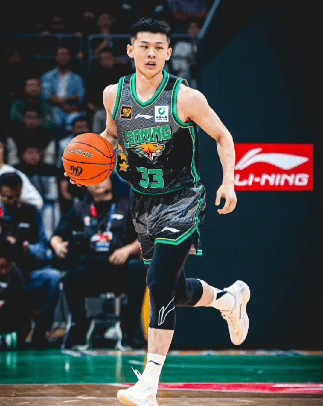 开云官方-今晚CBA季后赛传出新动向，深圳男篮回应争议，管理层表态：球迷炸锅，轮换策略成焦点的简单介绍