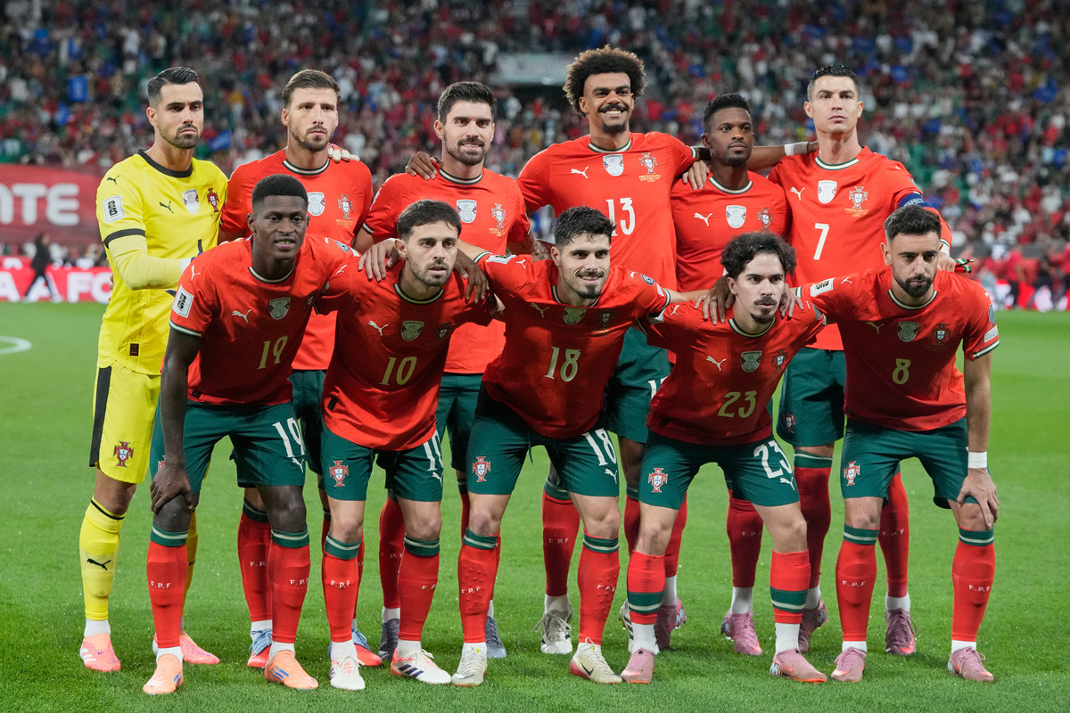 包含转会期门兴格拉德巴赫内部沟通——西甲节点到来；媒体盛赞；阵容厚度经受考验的词条